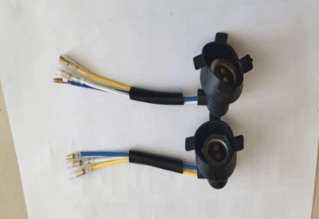 OK HEAD LIGHT SOCKET Variant image - WITH RUBBER TMX / OK-S28 - OK-OK-HEAD-LIGHT-SOCKET-12EF1E15-OK-S28-4D0C3CB6
